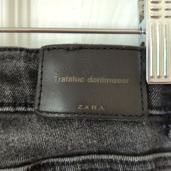 Zara Trafaluc Denimwear Classic Mid Rise Distressed Raw Hem Skinny Jeans Black 4 - Picture 13 of 14